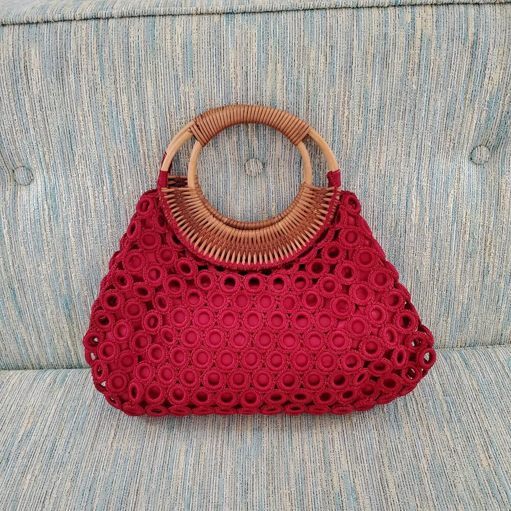UNUSUAL AND BEAUTIFUL RED PURSE